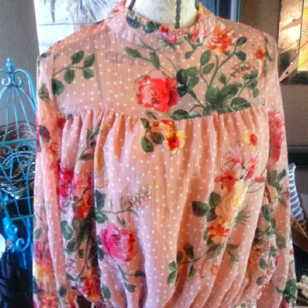 Cute Derek Heart top size medium